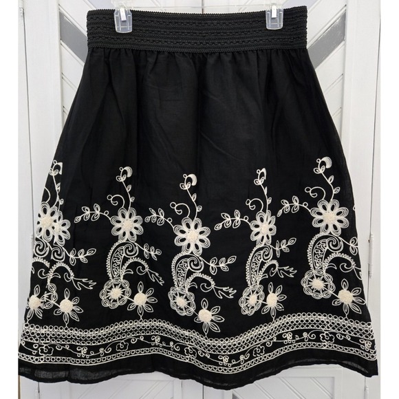Studio West Dresses & Skirts - Studio West Apparel Women's L Black Cotton A-Line Skirt with Embroidered Flowers